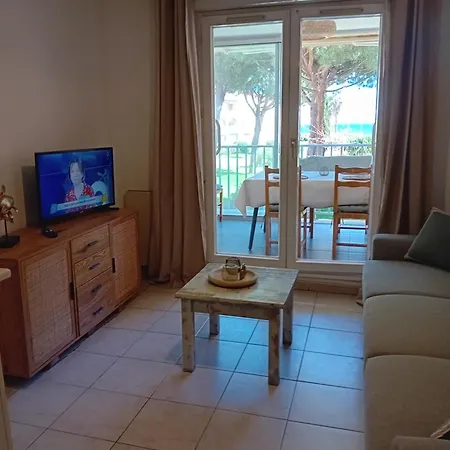 Apartment Face A La *